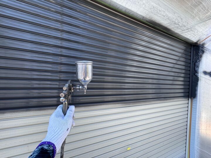 シャッター/下塗り